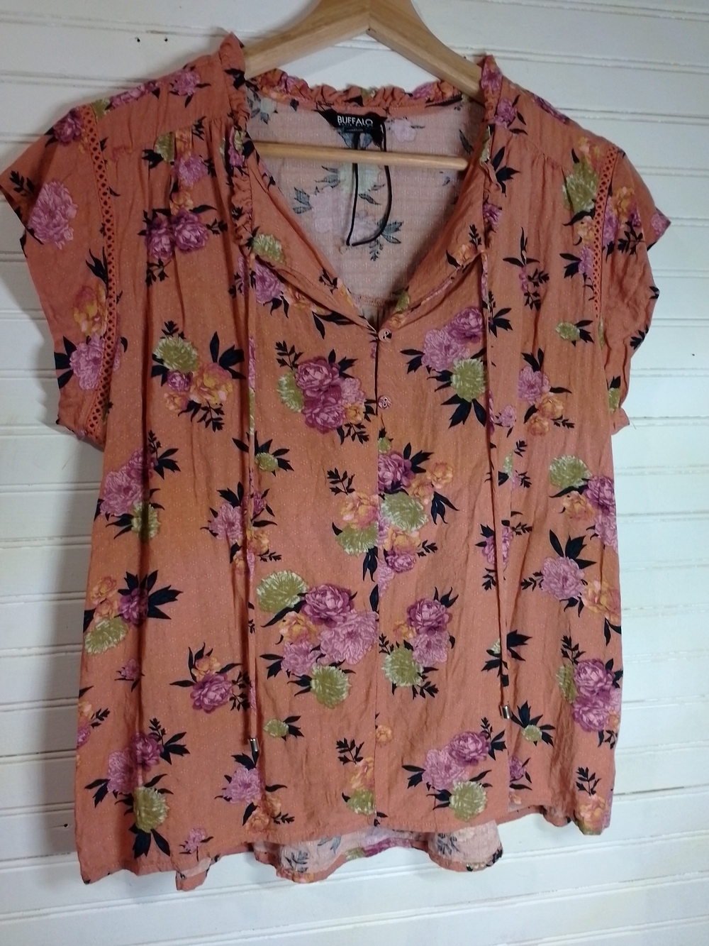 Buffalo Peach Floral Button-Front Womens Top
